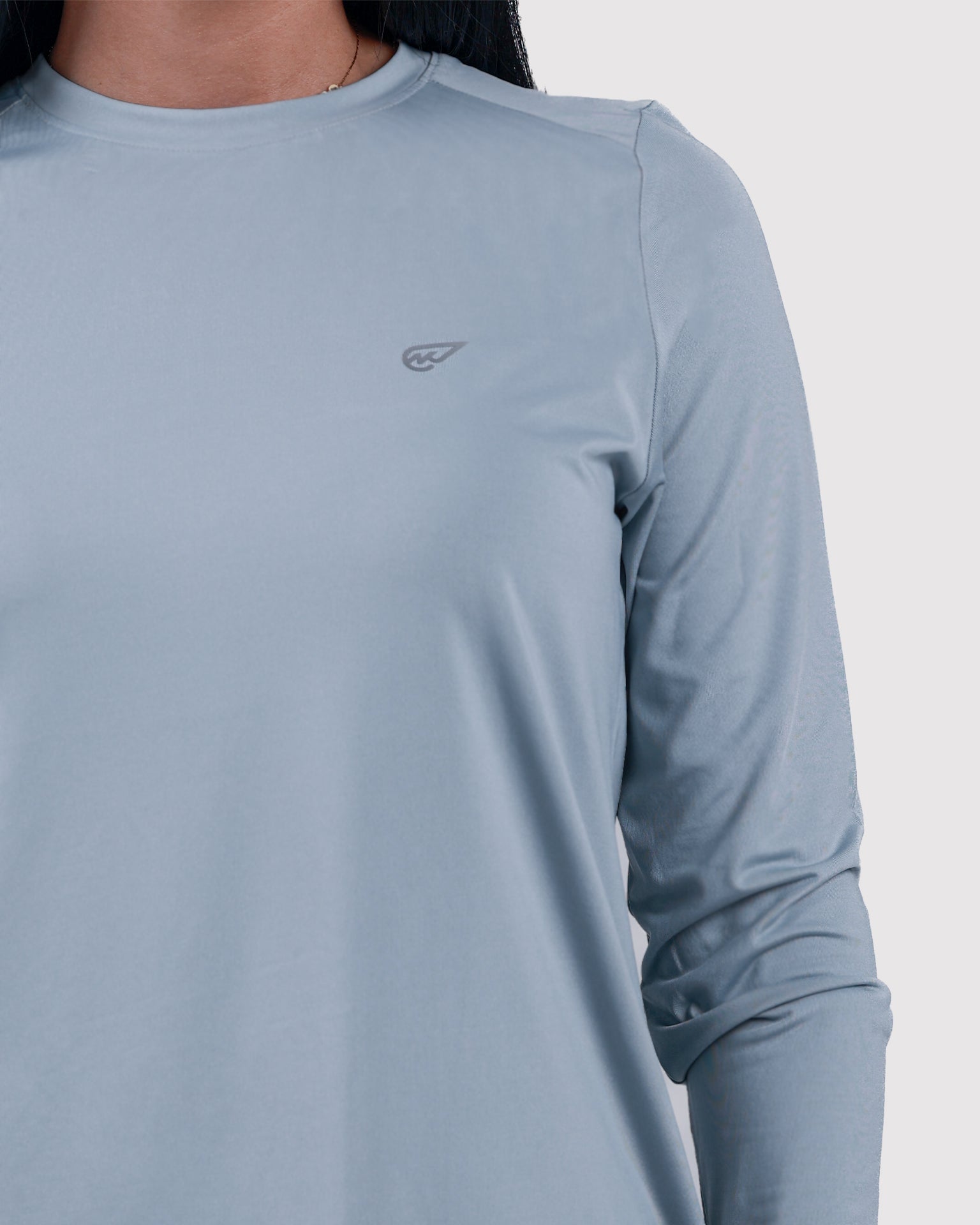 Endure Essentials بأكمام طويلة