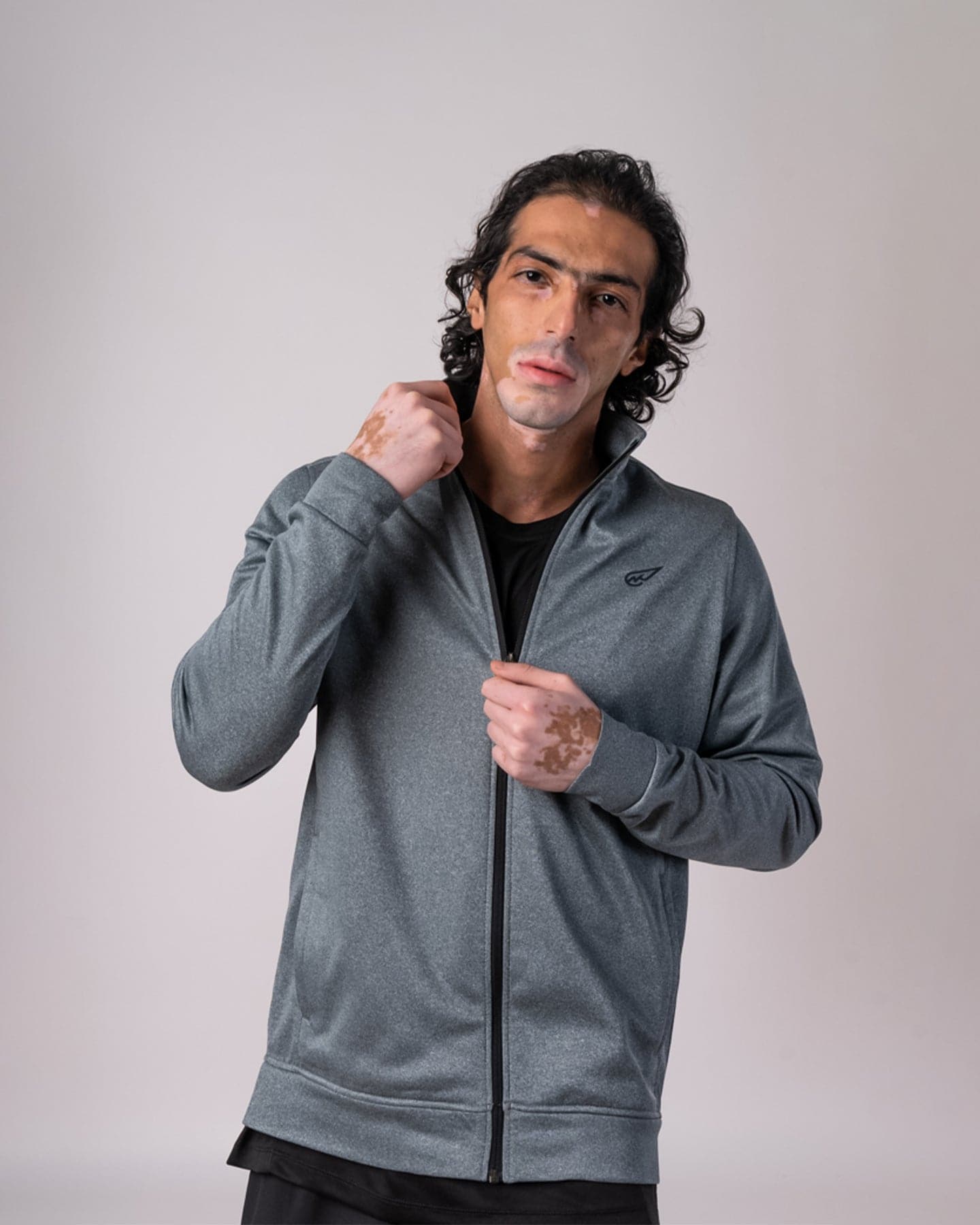 قميص كلاسيكي بسحّاب