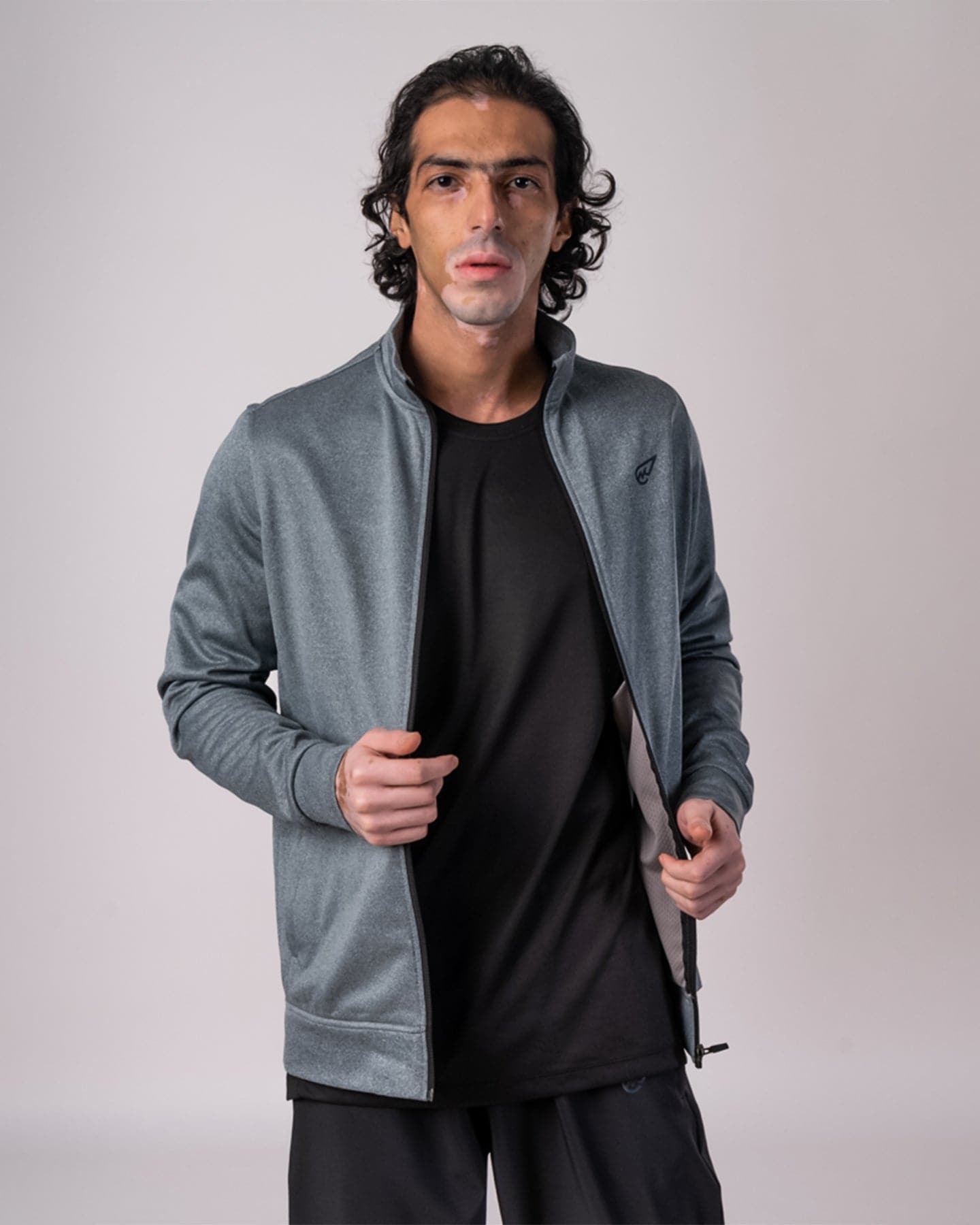 قميص كلاسيكي بسحّاب