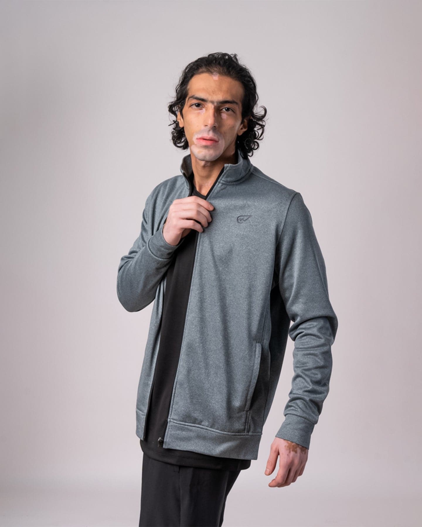 قميص كلاسيكي بسحّاب