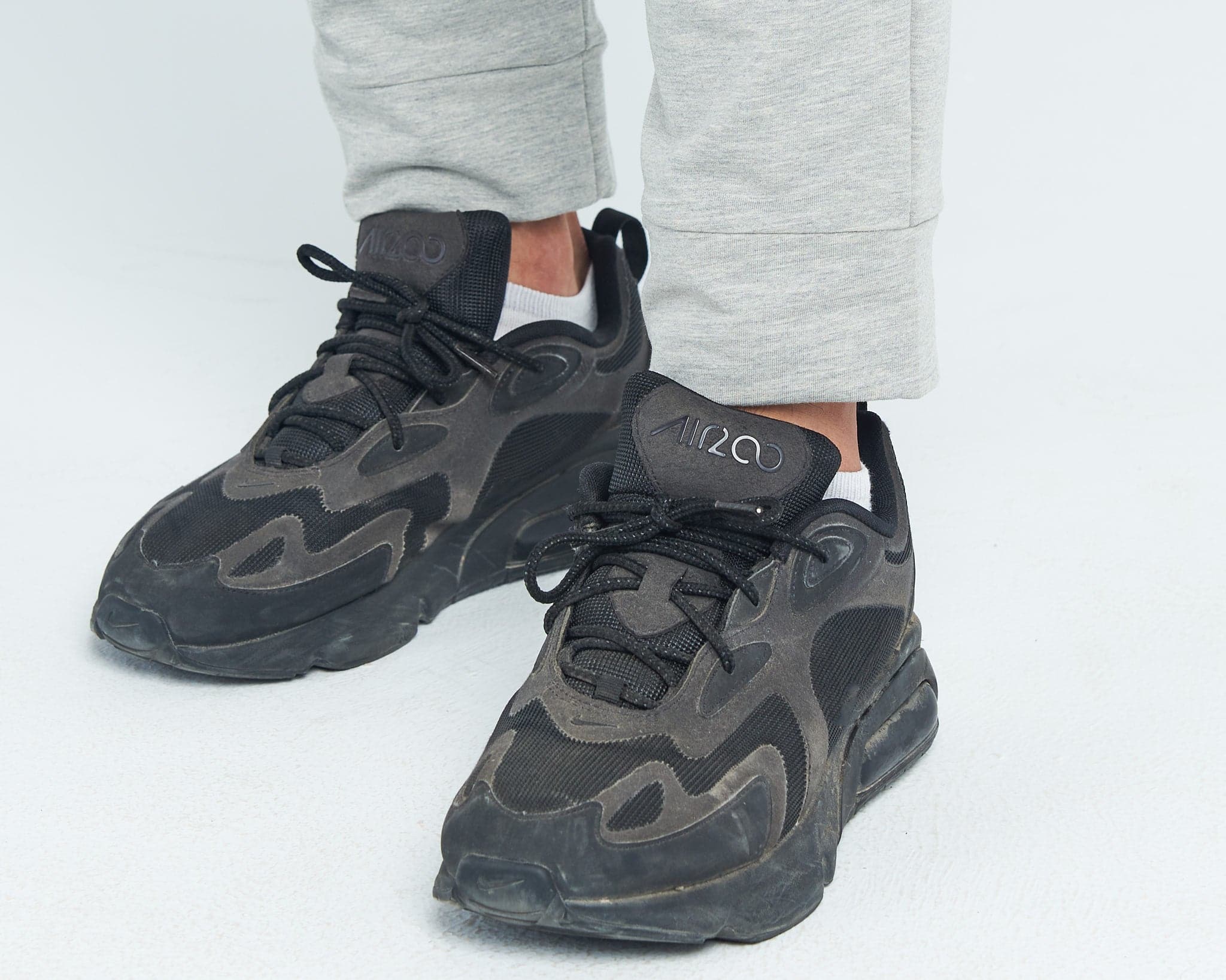 بنطال رياضي Milton Cuffed باللون الرمادي الفاتح