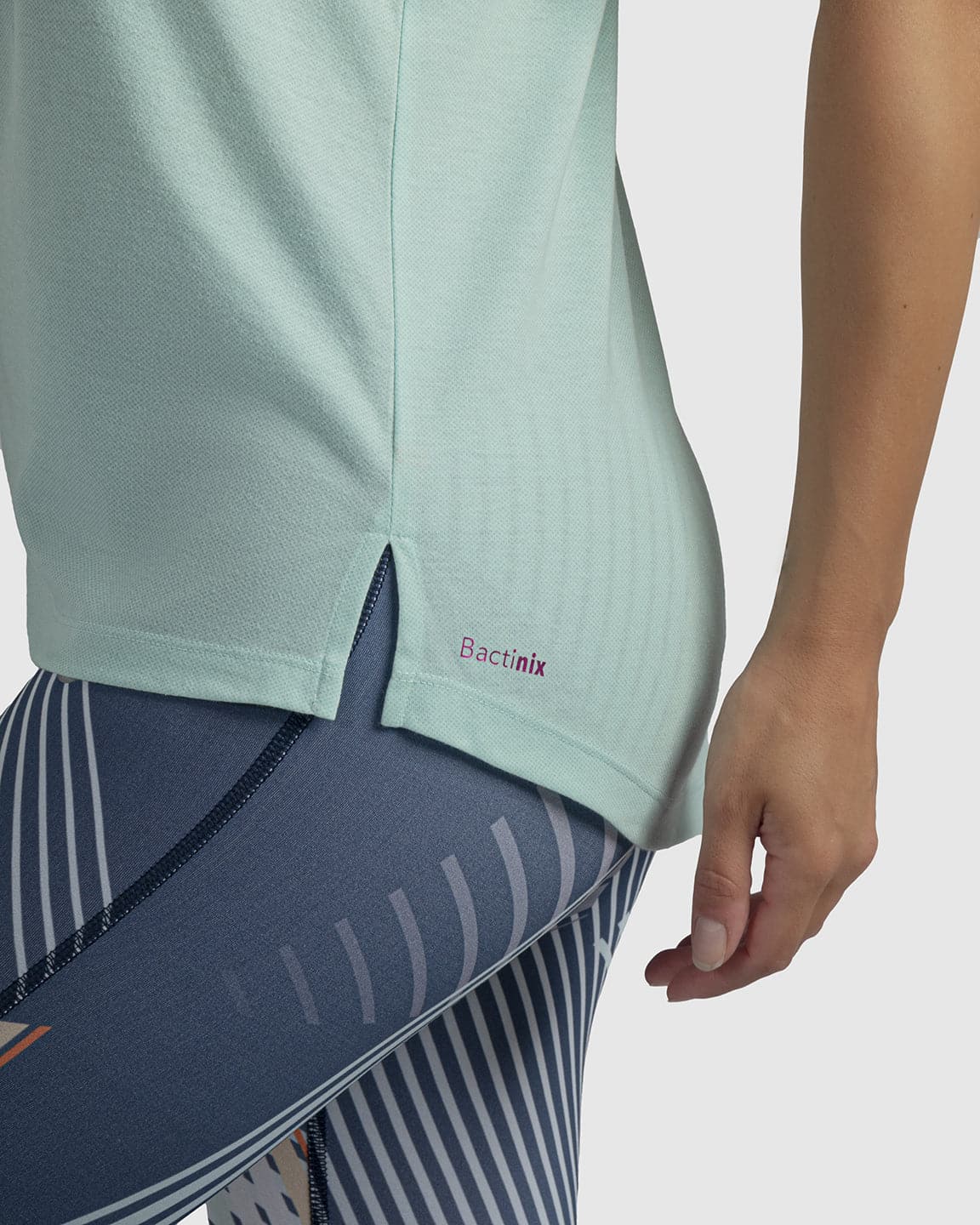 هودي بدون أكمام باللون الأزرق الداكن