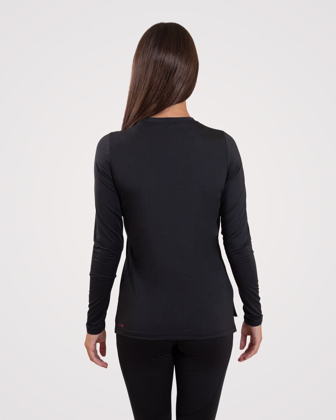Endure Essentials بأكمام طويلة