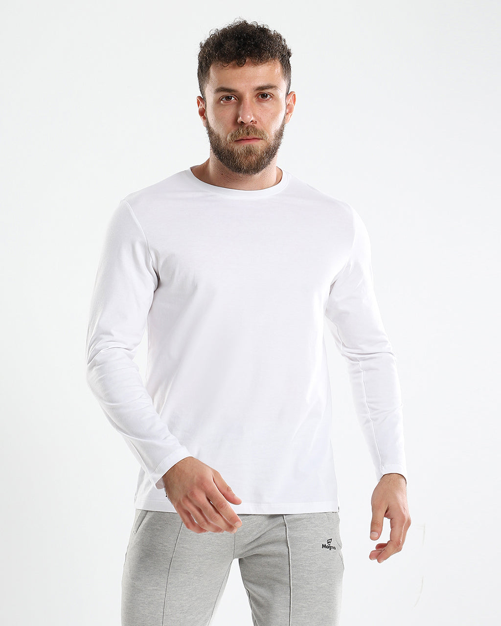 قميص قطني برقبة دائرية وأكمام طويلة