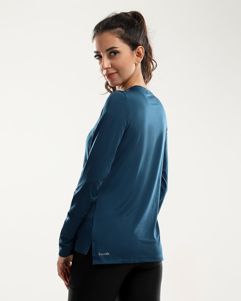 Endure Essentials بأكمام طويلة