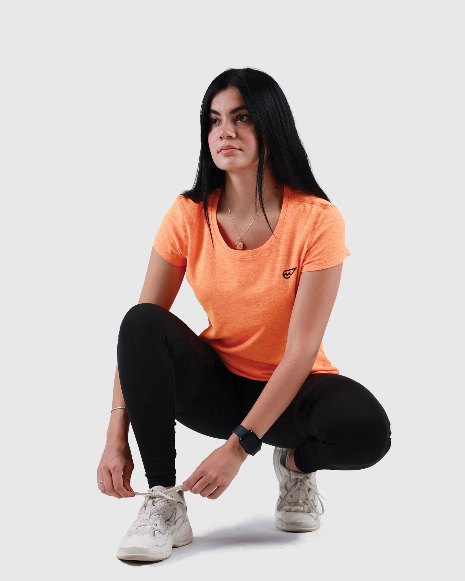 تي شيرت نابض بالحياة بأكمام قصيرة