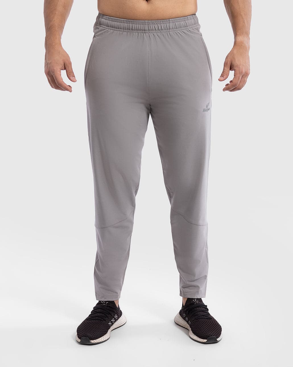 بنطال رياضي أساسي بقصّة عادية